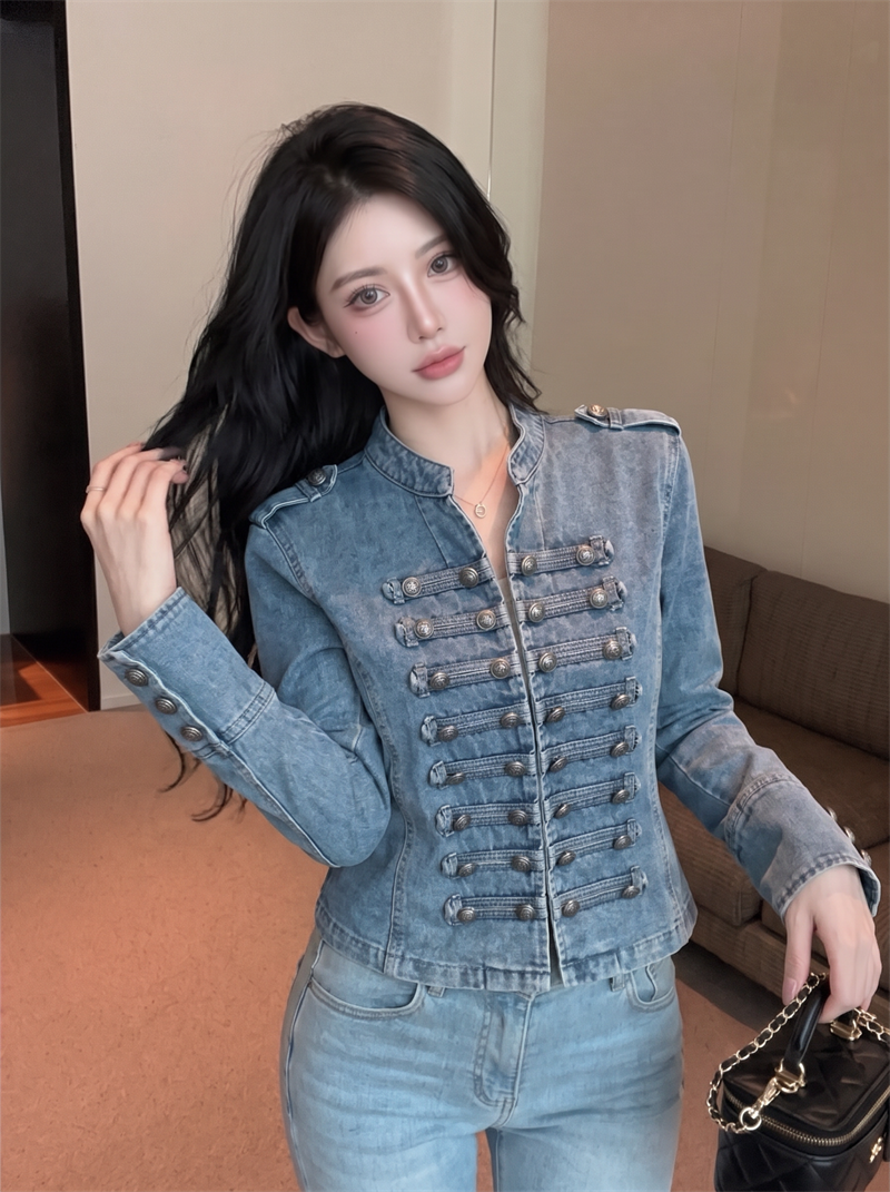 2026 Autumn New Classical Metal Ribbed Button Strap Washed Denim Short Jacket